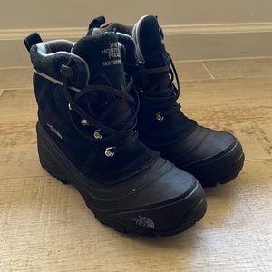 North Face boots, US Size 6, Fantastic Condition!